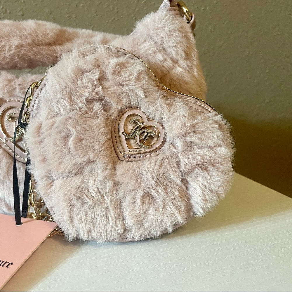Juicy Couture Get Cozy Heart Zip Around Coin Purse